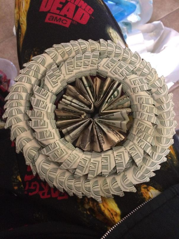 I Also Asked My Mom For Cash This Year, She Decided To Give Me A Money Wreath