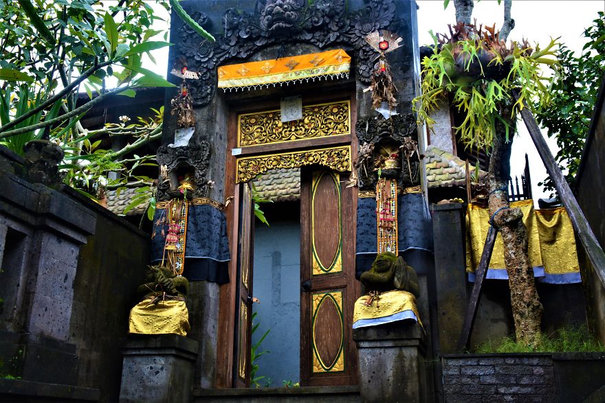 19 Beautiful Doors & Gates Of Bali