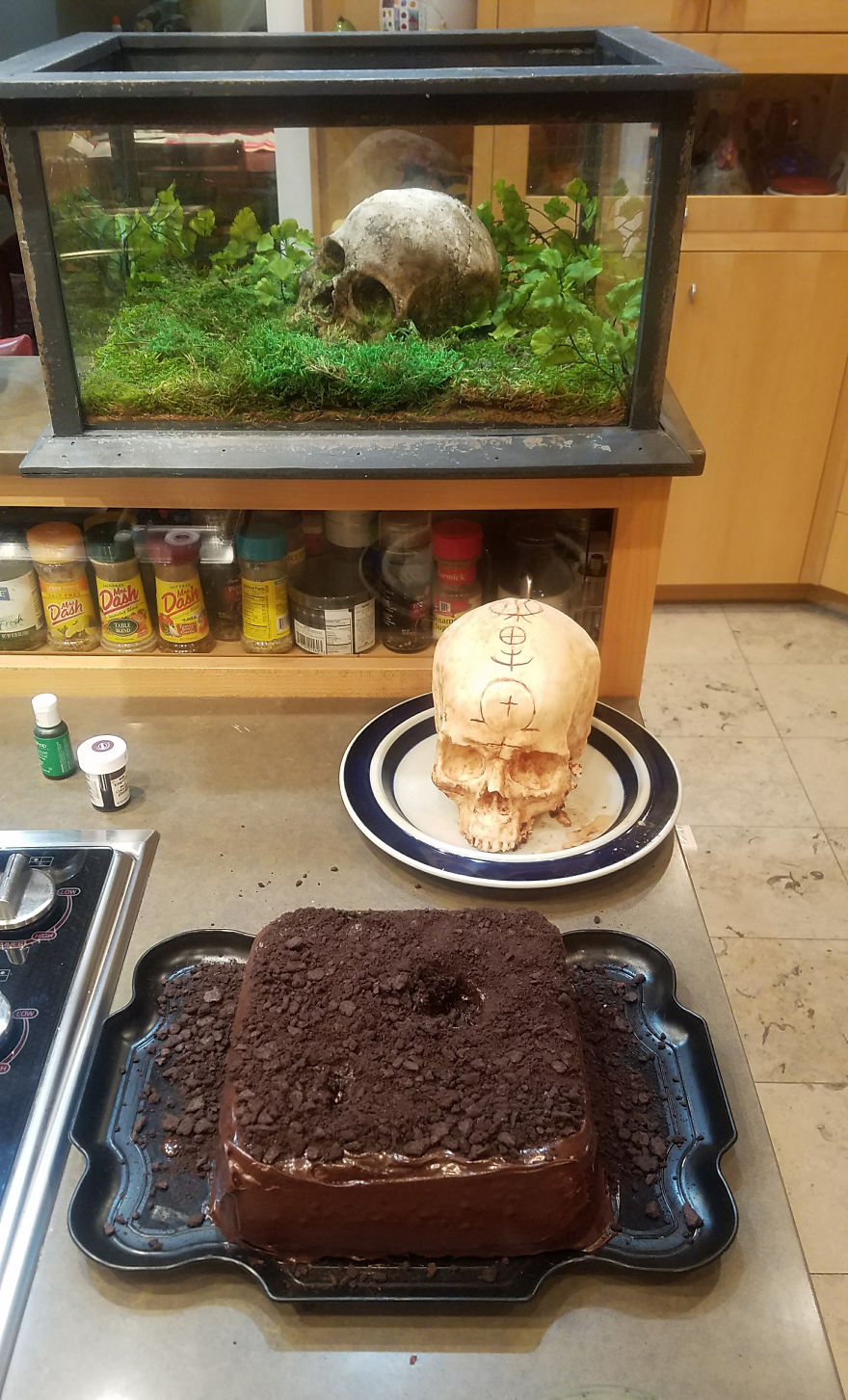 I Made A Skull Cake And Brought It To Work To Scare My Coworkers