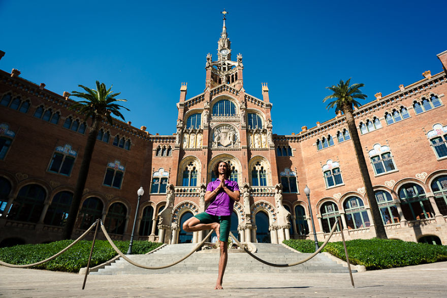 Mixing Body Art And Photography While Doing Yoga In Barcelona