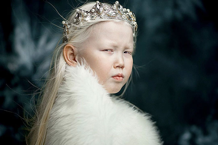 Esta "blancanieves siberiana" de 8 años sorprende a las agencias de modelos con su belleza única y recibe un montón de ofertas