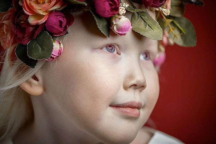 Esta "blancanieves siberiana" de 8 años sorprende a las agencias de modelos con su belleza única y recibe un montón de ofertas