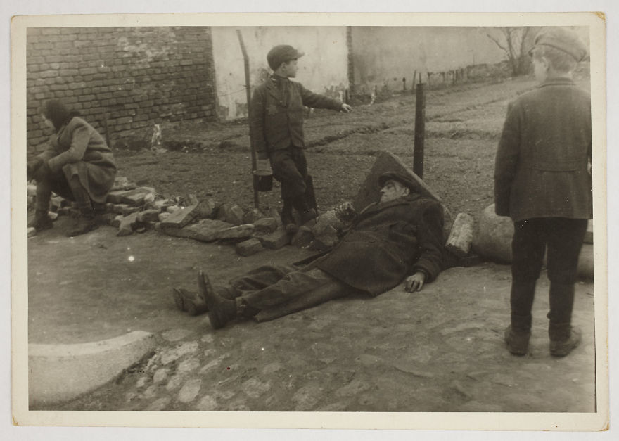 1940-1944: A Sick Man On The Ground
