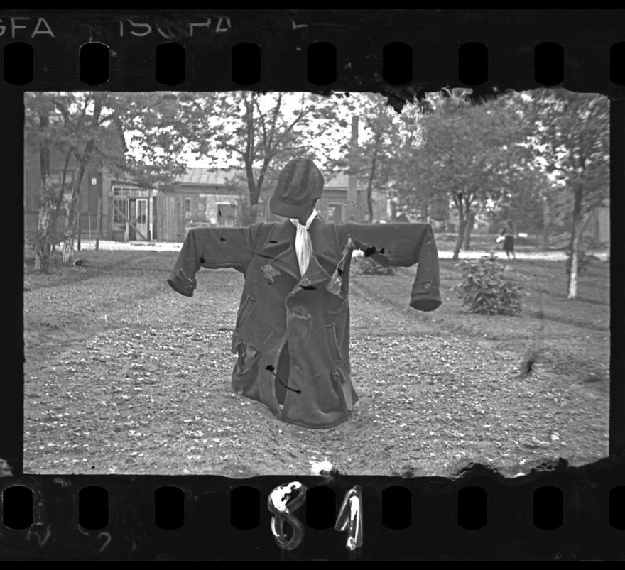 1940-1944: A Scarecrow With A Yellow Star Of David