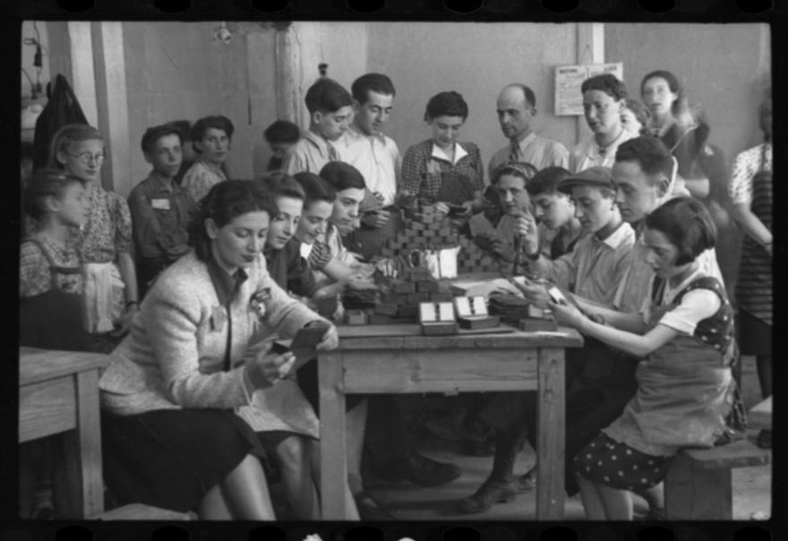 1940-1944: Young Girls And Boys Working In A Workshop ("Ressort") In The Ghetto