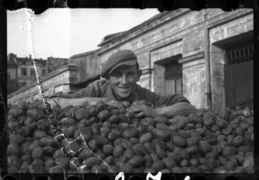 1940-1944: Delivery Of Potatoes To The Ghetto