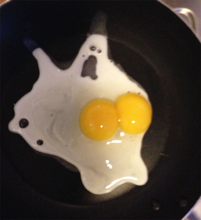 Este huevo parece un fantasma asustado