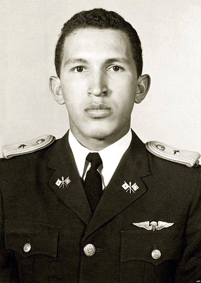Hugo Chavez en la academia militar