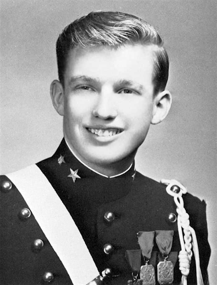 Joven Donald Trump en la academia militar