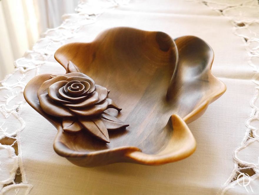 Walnut Bowl ‘Rose’