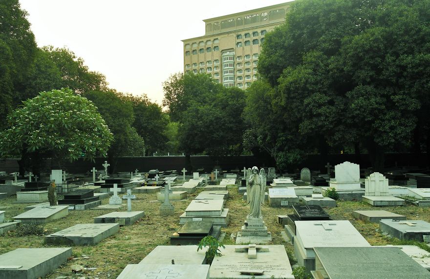 A Magnificent Cemetery Of Delhi - Echoes From The Dusty Corridors Of Time !!