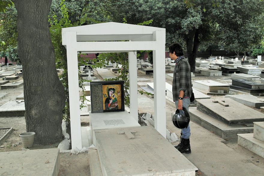 A Magnificent Cemetery Of Delhi - Echoes From The Dusty Corridors Of Time !!