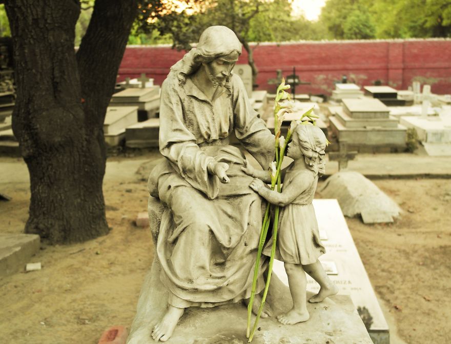 A Magnificent Cemetery Of Delhi - Echoes From The Dusty Corridors Of Time !!