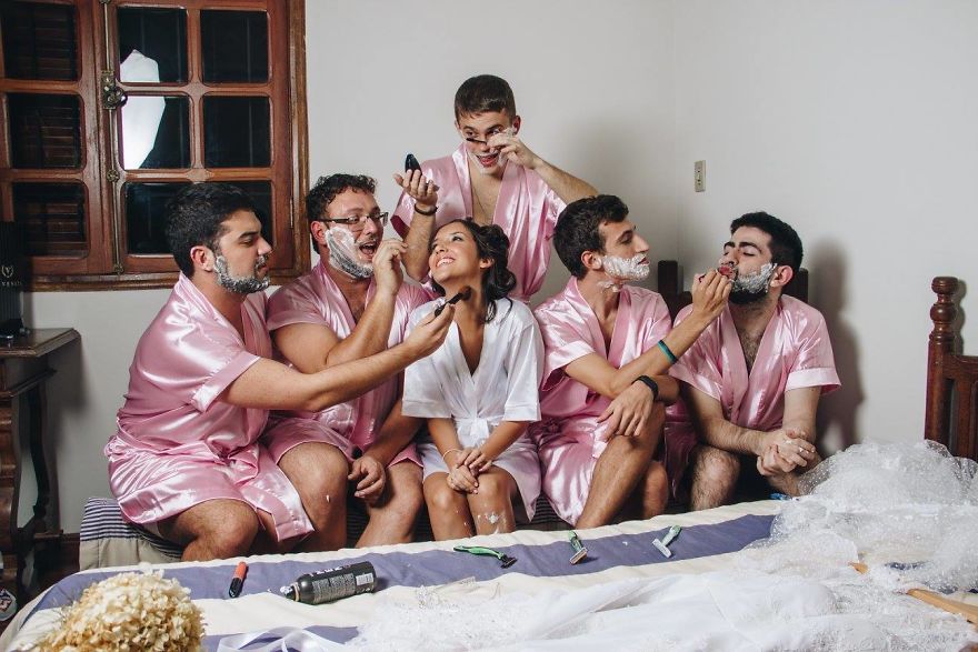 Bride Who Is A Computer Engineer Doesn't Have Any Girlfriends, So She Invites Her Bros Instead