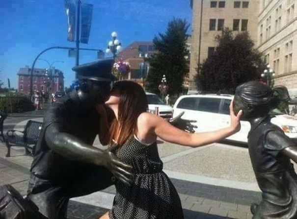People Having Too Much Fun With Statues 😂