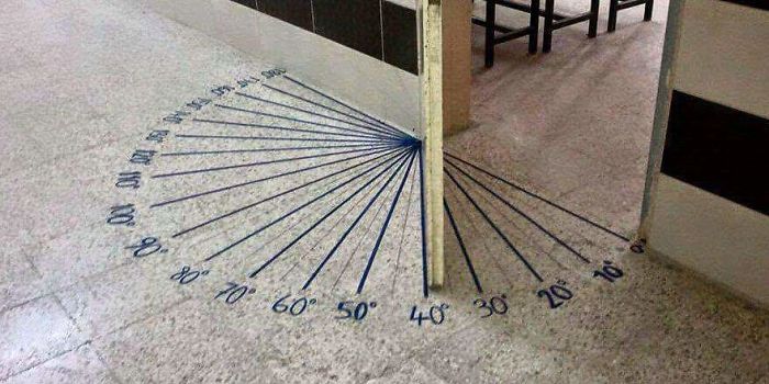 La puerta del aula de matemáticas