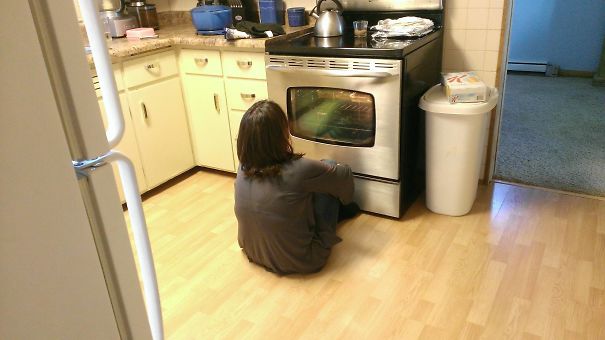 Mom Got Her First Windowed Oven