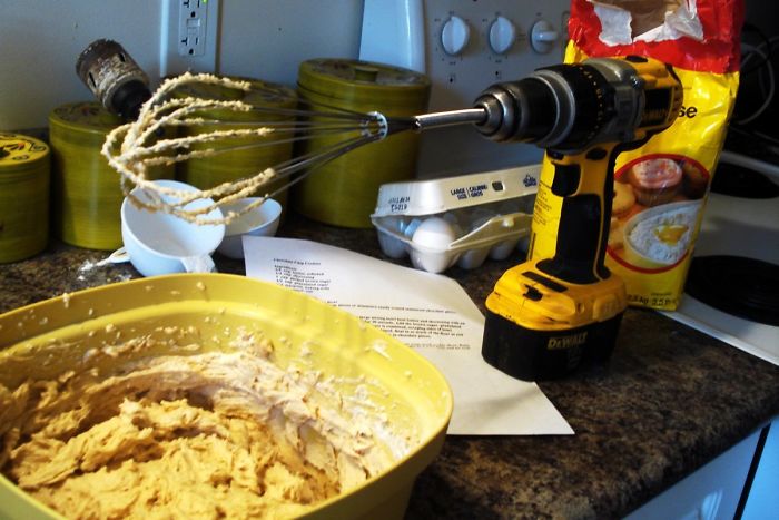 I Was A Carpenter And I Loved Baking. Didn't Have Money To Buy A Mixer So This Is How I Blended Cookie Dough. Like A F*cking Man
