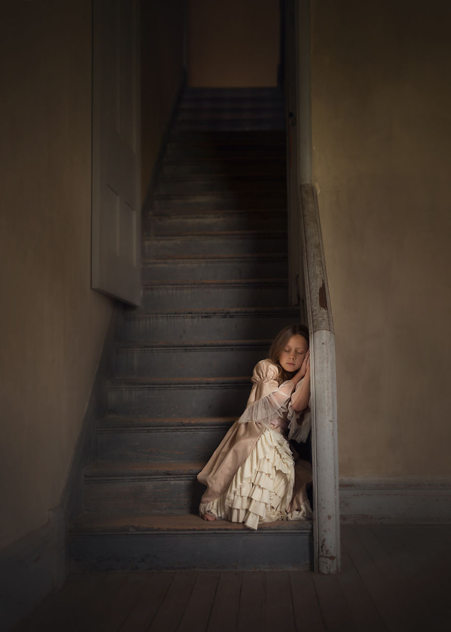 I Photographed My 7-Year-Old Daughter In A Haunted Ghost Town