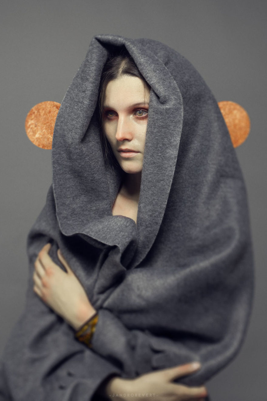 'my Confession', Stunning Portraits Blessed In Gold