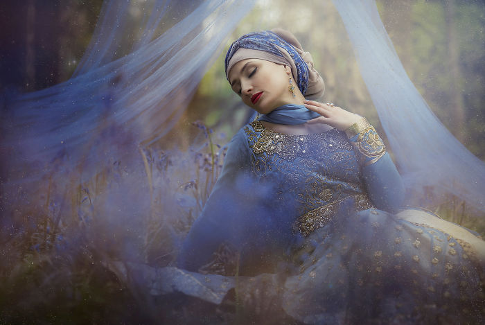 We Paint Poetic Feminine World Through Photo Camera