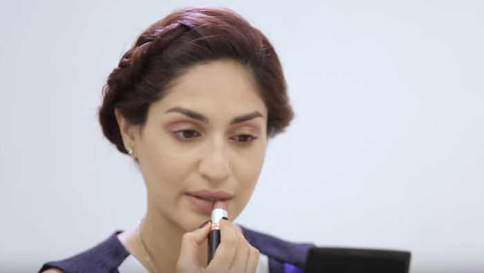 She Uses Only Lipstick To Do All Her Makeup And The Result Is Shocking