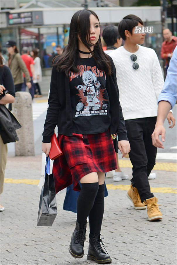 Street Beat: Tokyo Fashion Beauty Skirt Shorts Elegant Fan! (Photos) Street Beat: Tokyo Fashion Beauty Skirt Shorts Elegant Fan! (Photos)
