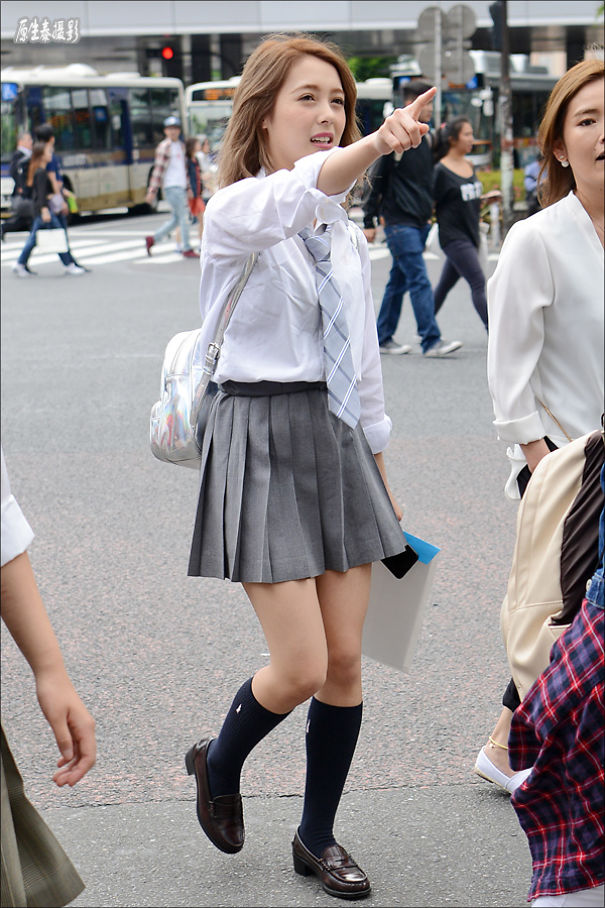 Street Beat: Tokyo Fashion Beauty Skirt Shorts Elegant Fan! (Photos) Street Beat: Tokyo Fashion Beauty Skirt Shorts Elegant Fan! (Photos)