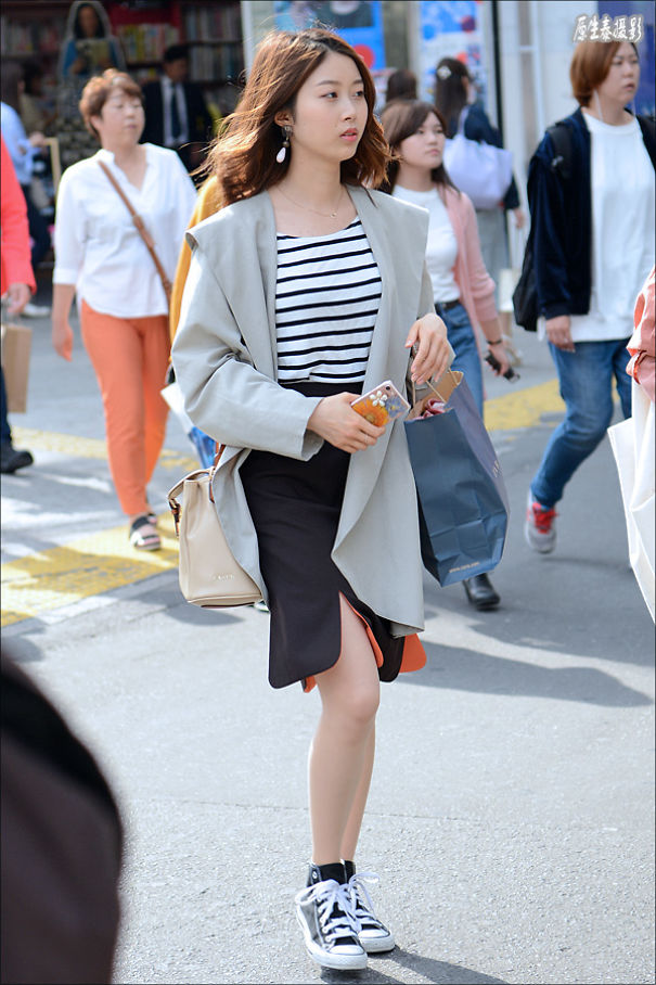 Street Beat: Tokyo Fashion Beauty Skirt Shorts Elegant Fan! (Photos) Street Beat: Tokyo Fashion Beauty Skirt Shorts Elegant Fan! (Photos)