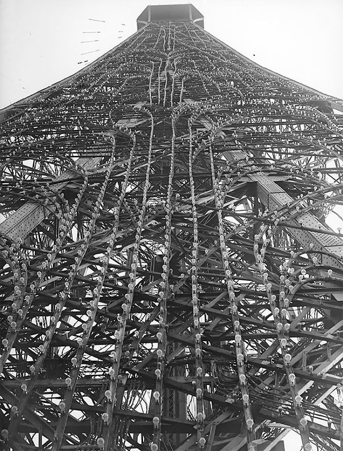 These Beautiful Photos Detail The Construction Of The Eiffel Tower