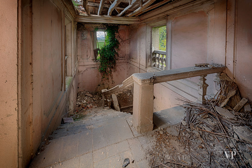 I Photographed This Crumbling Estate