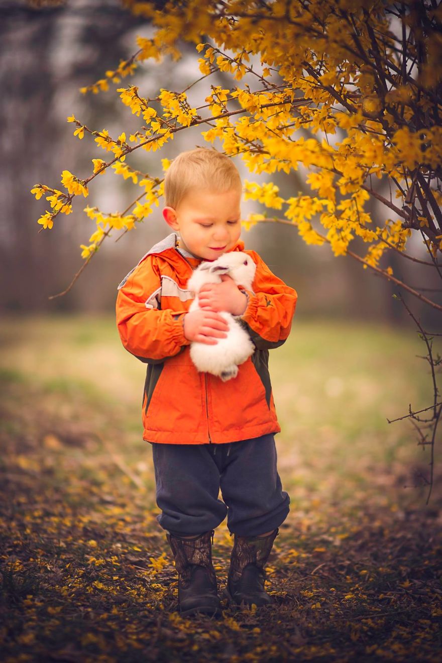 What's Better Then Photos Of Cute Kids? Cute Kids With Animals! 20 Photos Of Cute Kids With Animals!