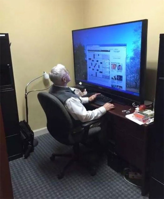 Mi abuelo sabe elegir un monitor
