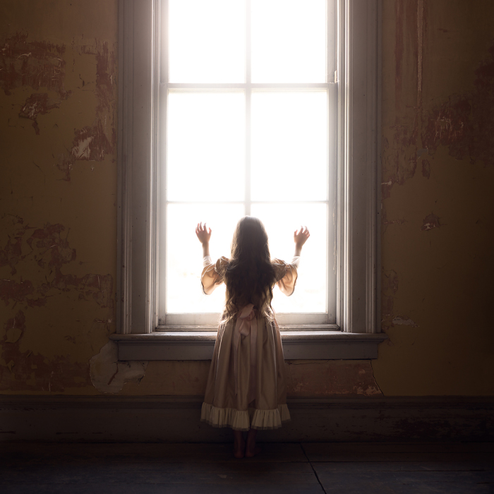 I Photographed My 7-Year-Old Daughter In A Haunted Ghost Town