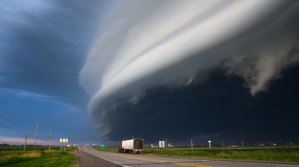 Storm Chaser Mike Hollingshead And His Jaw-Dropping Photos