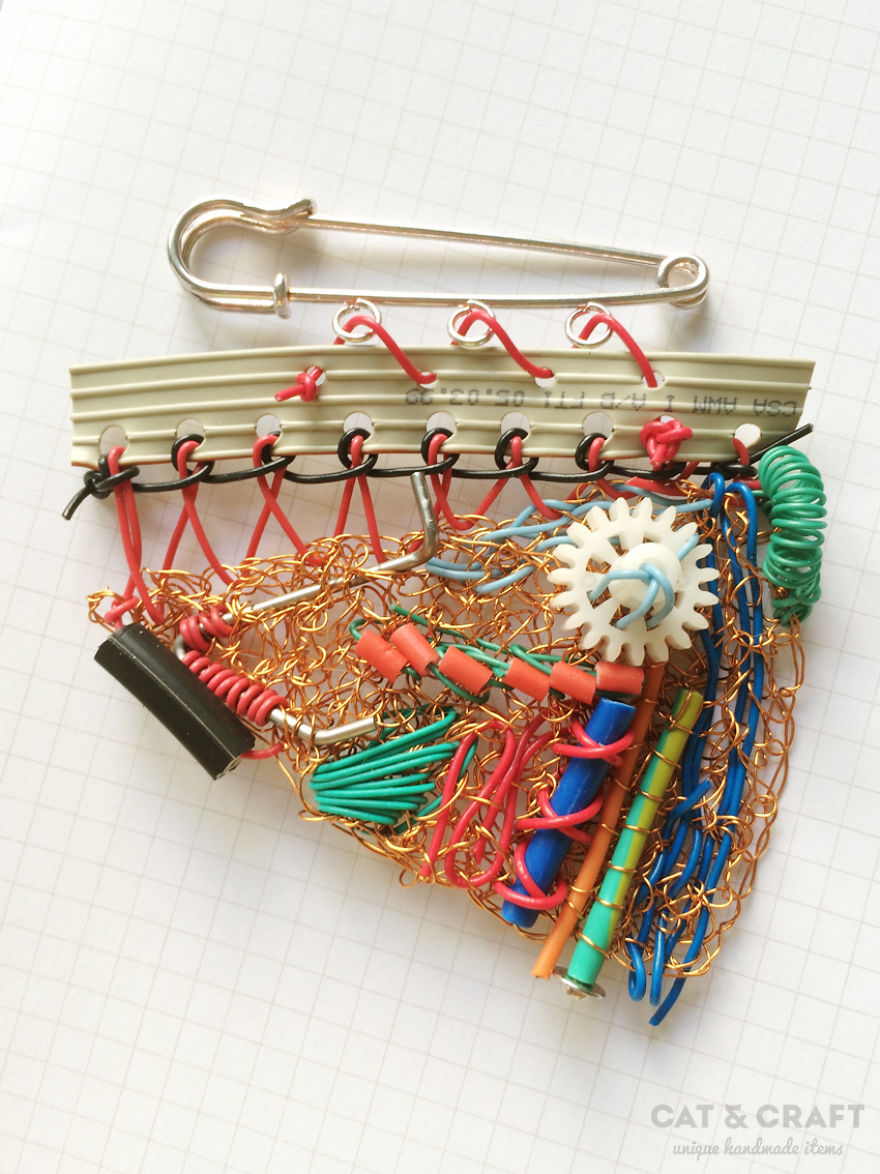 I Make Brooches By Knitting Cables