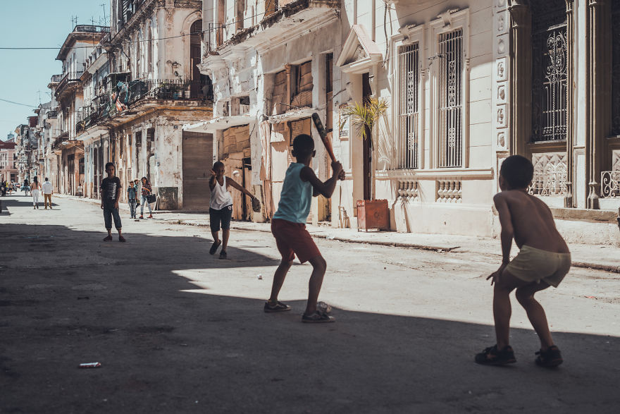I've Spent 3 Weeks In Cuba And Documented Its Streets And People