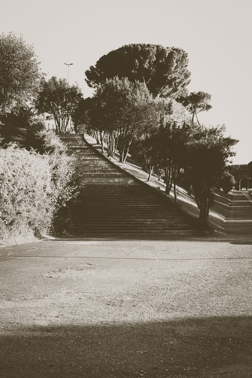 10+ Monochromatic Photographs Of The Most Modern District Of Rome