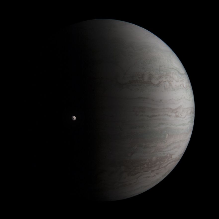 Fantastic Photographs Of Hand-Created Planets Fantastic Photographs Of Hand-Created Planets