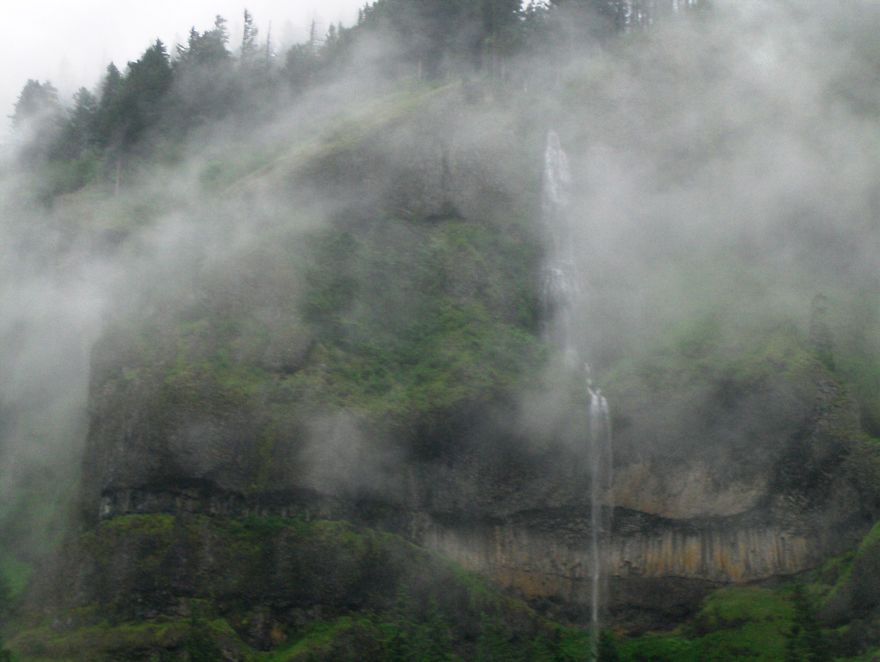 Views Of The Gorgeous Columbia River Gorge