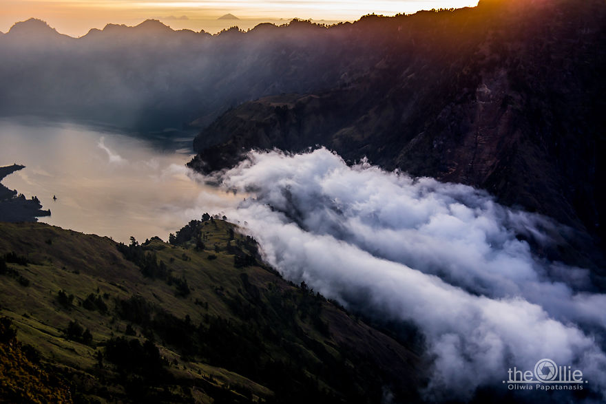 I Captured The Most Beautiful Views During Volcano Rinjani Trekking