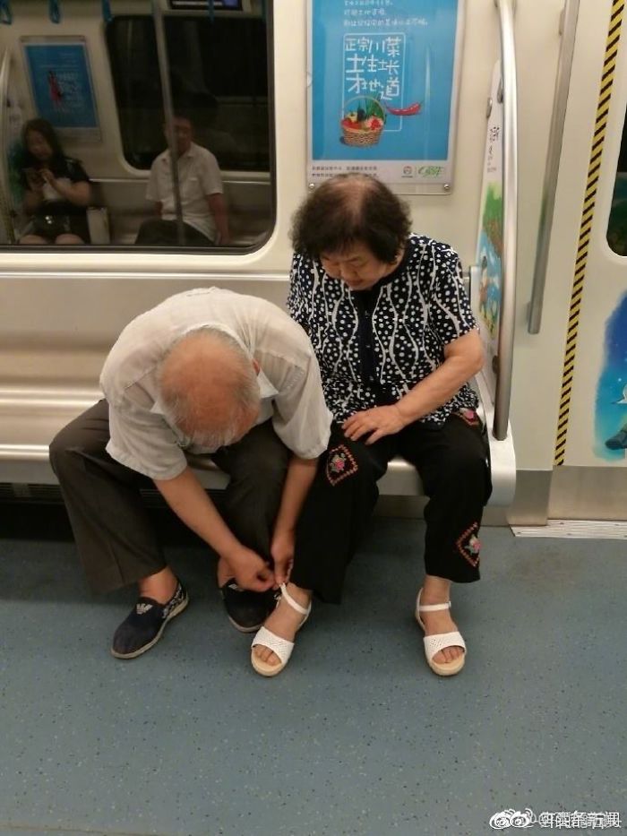 Senior’s Lacing Of His Wife’s Shoe On Subway Shows True Love
