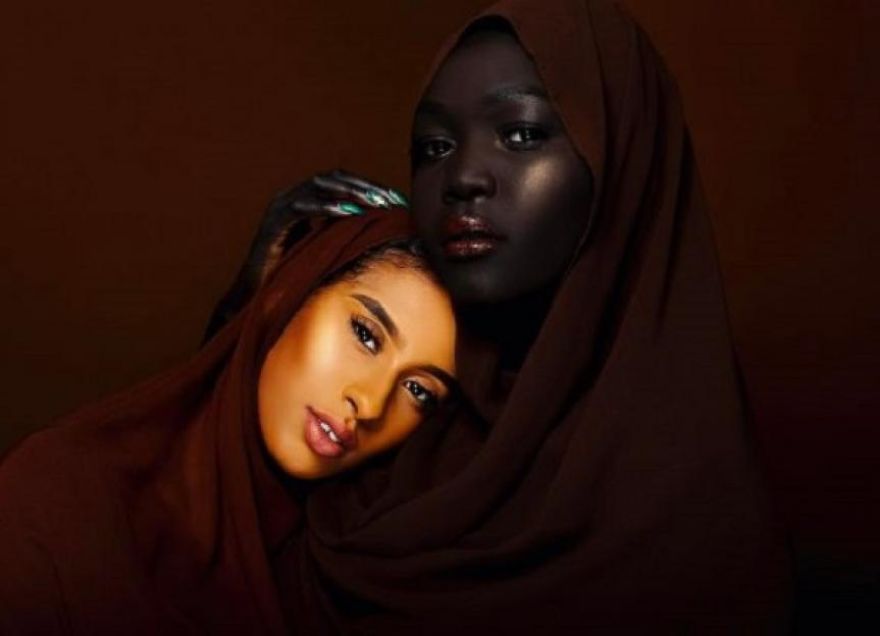 The Queen Of Darkness: Model With Very Dark Skin Has Become An Instagram Star