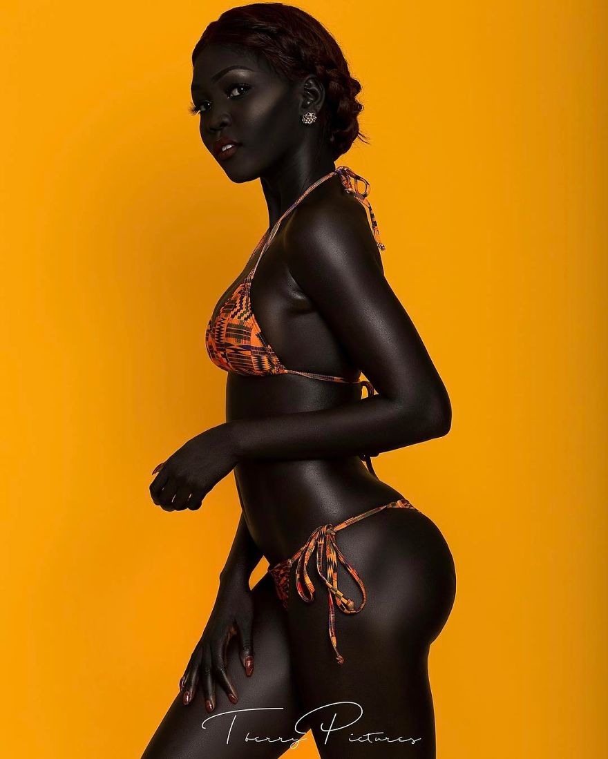 The Queen Of Darkness: Model With Very Dark Skin Has Become An Instagram Star