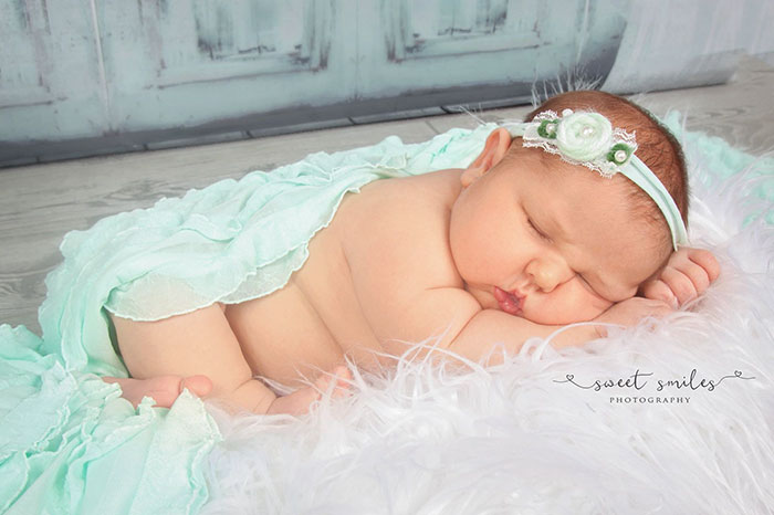 Mom Gives Birth To A 13.5Lbs (6Kg) Baby, And Her Photos Become Internet Sensation