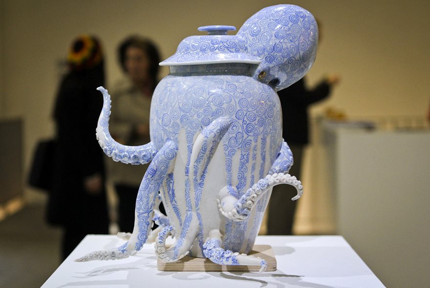 ceramic-pot-octopus-kitsch-kogei-keiko-masumoto-03