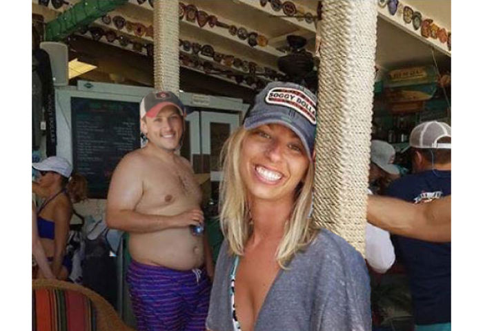 Couple Asks The Internet For Help Photoshopping A Shirtless Guy Out Of A Pic, The Internet Does Its Thing (40 Pics)