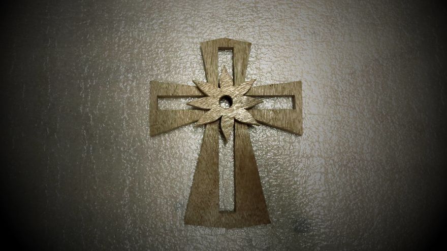 7 Amazing Wood Crosses