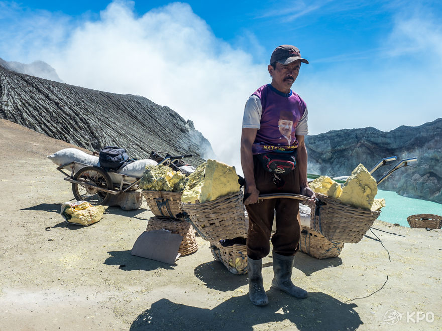 6 Hours In Hell On Earth: Kawah Ijen Volcano 6 Hours In Hell On Earth: Kawah Ijen Volcano