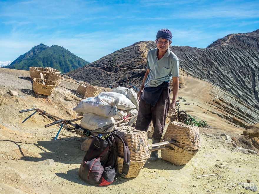6 Hours In Hell On Earth: Kawah Ijen Volcano 6 Hours In Hell On Earth: Kawah Ijen Volcano